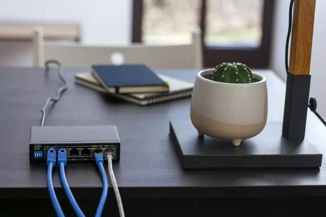 Switch Extralink Krios PoE s gigabitovými porty