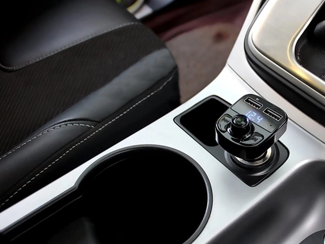 FM Bluetooth autotranstiter a nabíječka 2x USB