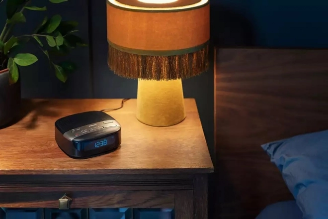 Radiobudík s DAB+ a FM tunerem