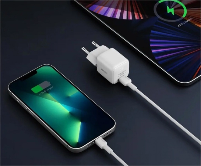 Bílá GaN USB-C nabíječka Aukey Omnia II Mini 30W