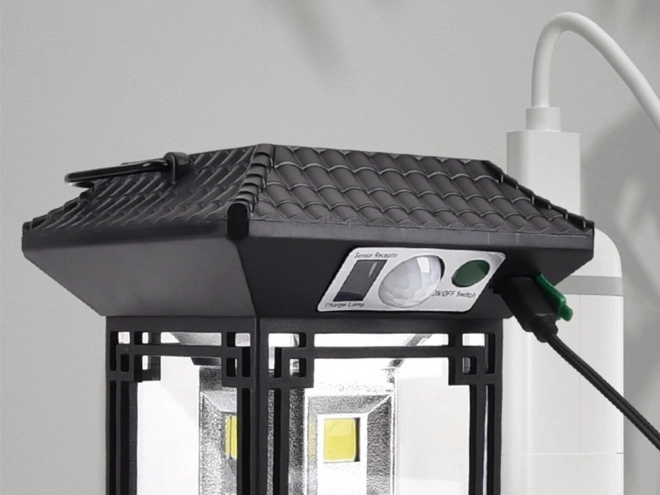 Solární lampa s pohybovým senzorem a dálkovým ovládáním