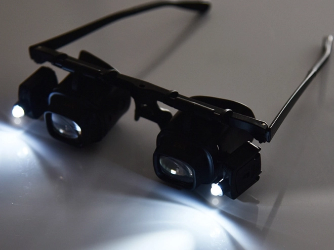 Lupy s LED osvětlením pro detailní práci