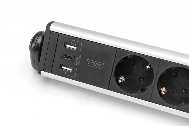 Stolní napájecí lišta s 6 zásuvkami, 2x USB‑A a 1x USB‑C, otočná o 180°, hliníková, se svěrkami – DIGITUS