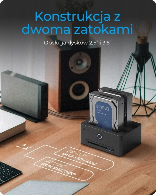 Čtečka karet s duální dokovací stanicí pro SSD/HDD