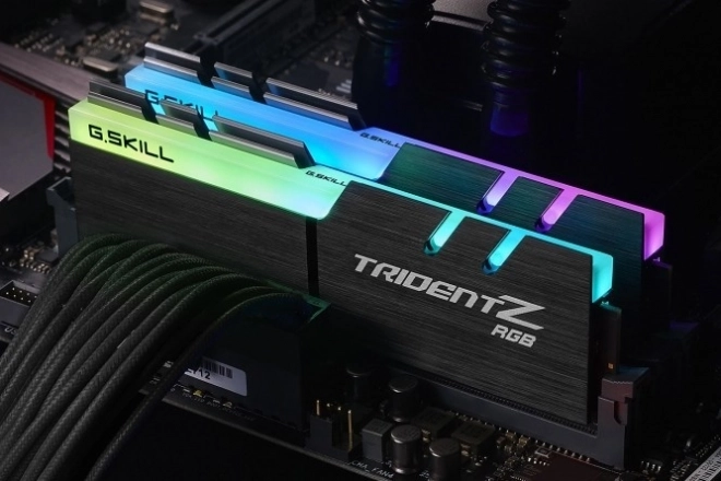 Paměť DDR4 16GB 3600MHz TridentZ RGB pro AMD