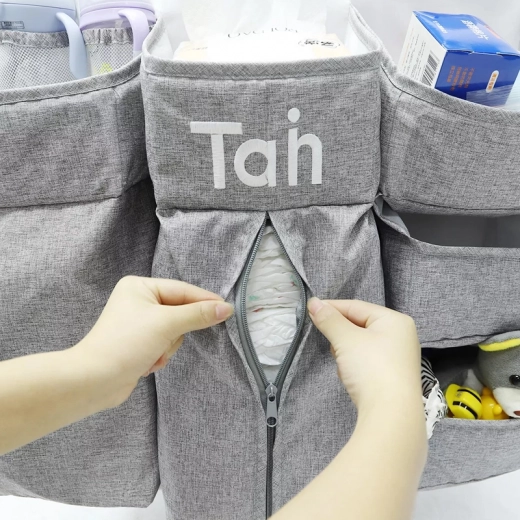 Praktická kapsa na zip na pleny a větší zásoby