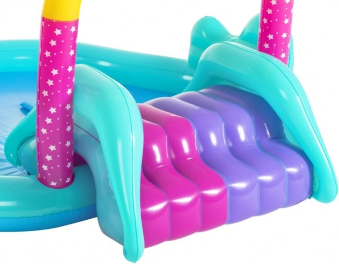 Široká skluzavka pro spoustu zábavy