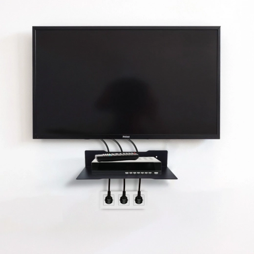 Čistá instalace díky průchodu pro kabely