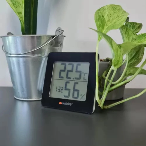 Podsvícený LCD pro čitelnost na první pohled