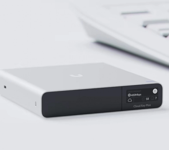 Integrovaný 1 TB SSD pro bezpečné ukládání