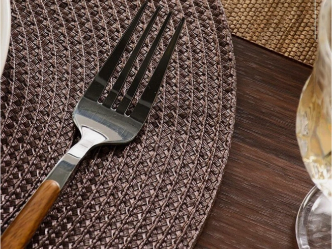 Kulaté pletené prostírání na stůl, hnědé, 38 cm