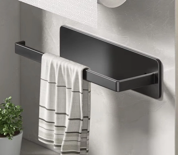 Držák na papírové ručníky v loft stylu