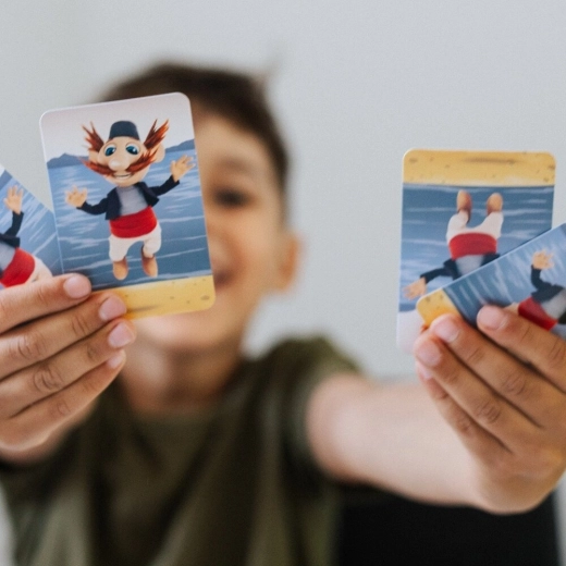 Barevné karty s hrdiny Rodiny Treflíků