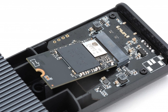 Obal USB 4.0 typu C pro SSD M.2 NVMe 40 Gb/s hliníkový beznářadí