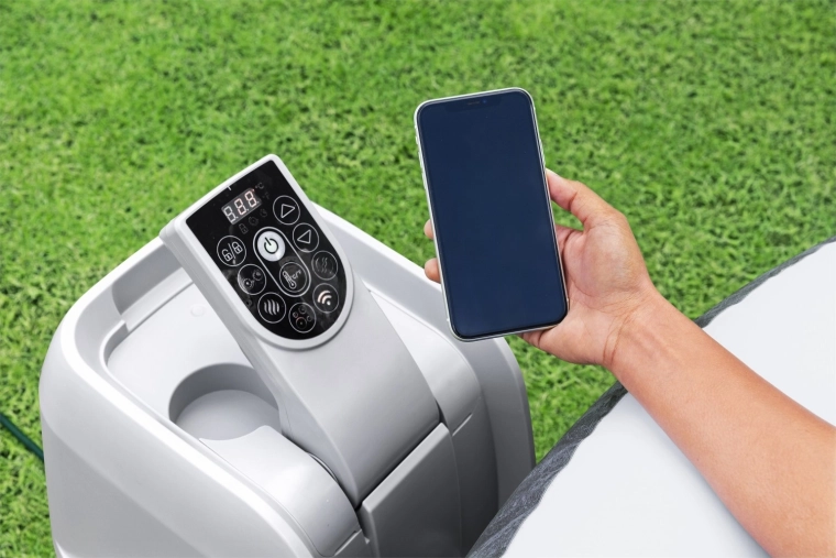 Chytré ovládání přes Wi‑Fi a dotykový panel