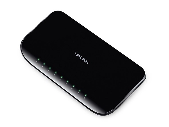 Přepínač SG1008D 8x1GbE Stolní počítač