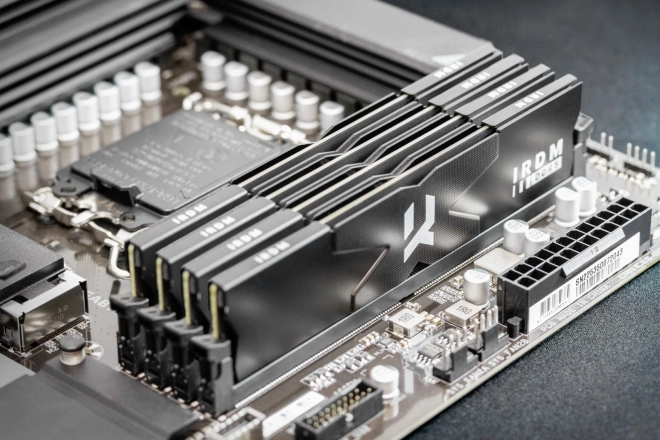 Paměť DDR5 64GB IRDM černá