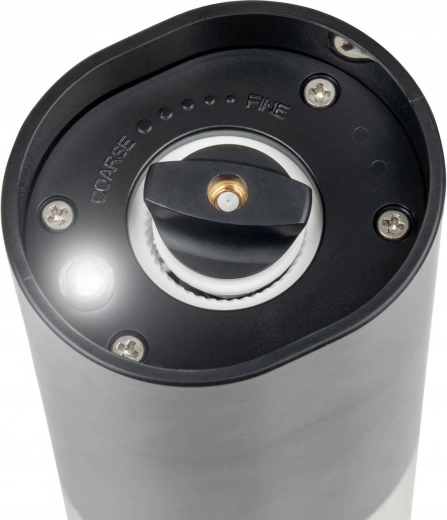 Nastavitelná hrubost a LED světlo pro přesné dochucení