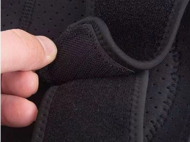 Pohodlné flexibilní chrániče kolen pro sport a práci