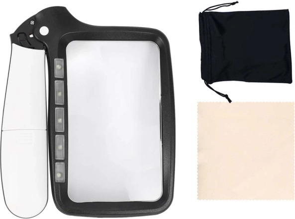 Ergonomická rukojeť a kompaktní rozměry