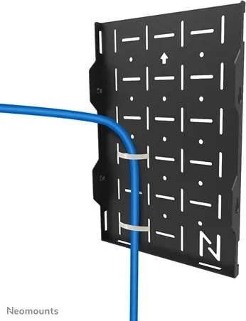 Perforovaná deska pro ventilaci a kabeláž