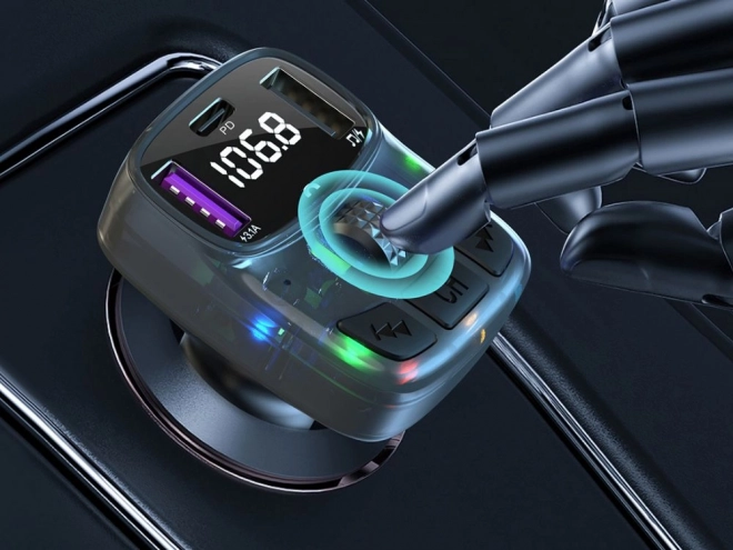 FM Bluetooth vysílač s USB a USB-C nabíjením