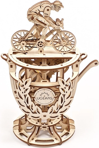 Pohyblivý mechanický cyklista na trofeji