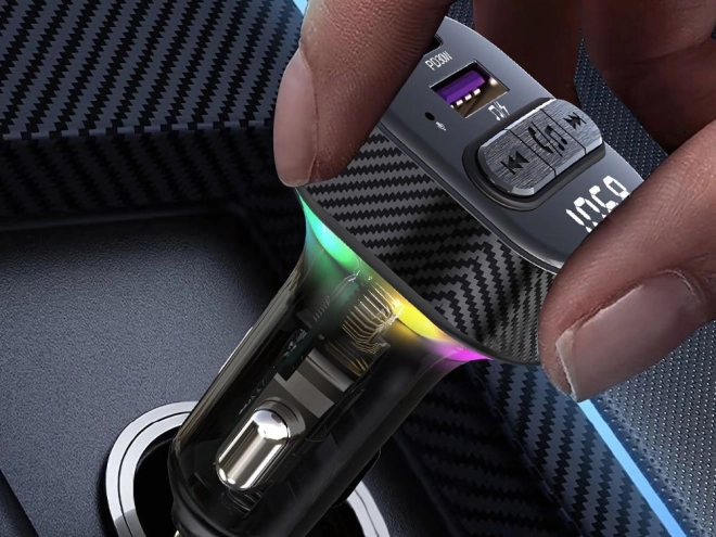 Transmitter do auta s Bluetooth 5.3, USB nabíjením a LED osvětlením