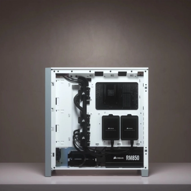 4000D Airflow TG skříň bílá Mid Tower ATX