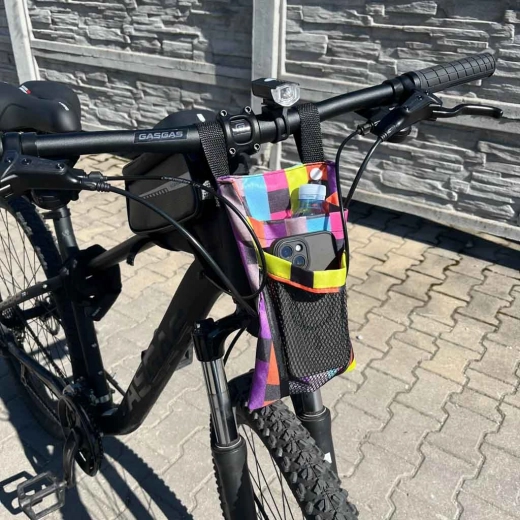 Stabilní uchycení na většinu řídítek