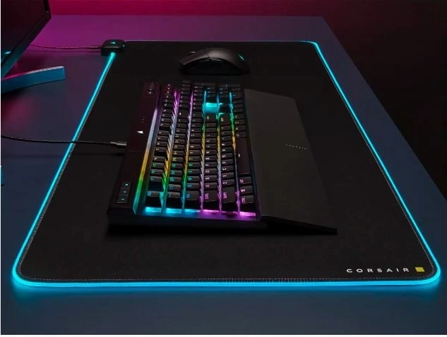 mechanická klávesnice Corsair K70 RGB Pro s PBT Keycaps