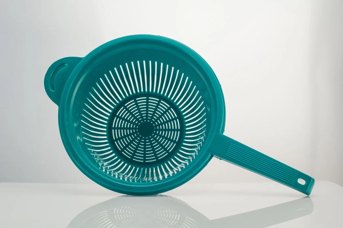 Levně Cedník s rukojetí 20 cm