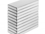 Silný neodymový plochý magnet 17 × 4 × 2 mm