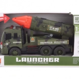 Vojenské auto s raketou na baterie