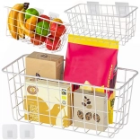 Závěsný kovový košík na zeď s lepicími háčky – bílý drátěný organizér